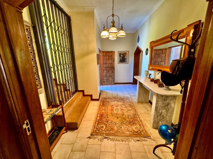 5 Bedroom Property for Sale in Potchefstroom North North West